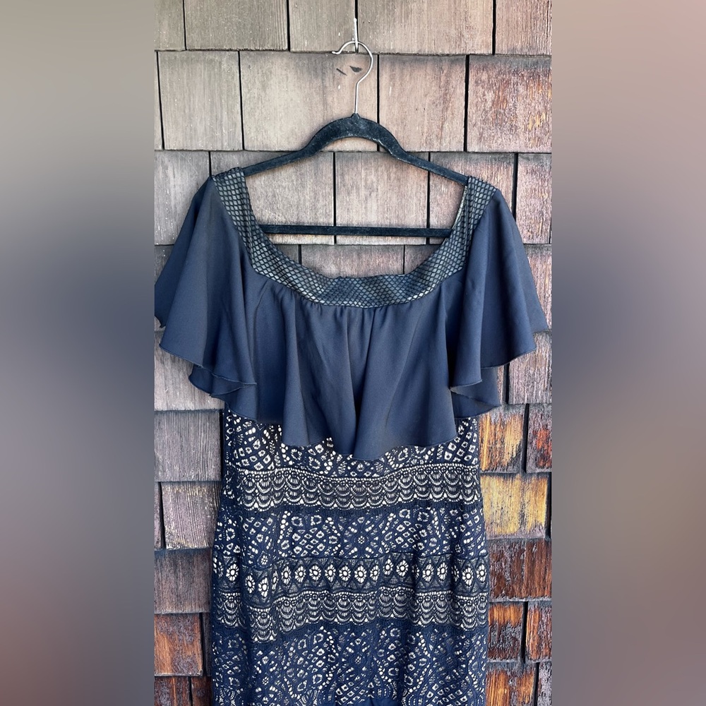 Tadashi Shoji black beige maxi formal gown • elegant resort wear • size 14 - Picture 9 of 10